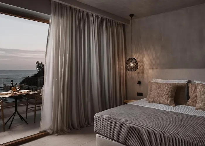 Myra Hotel *