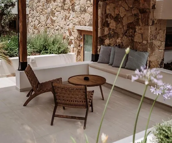 Myra Hotel *