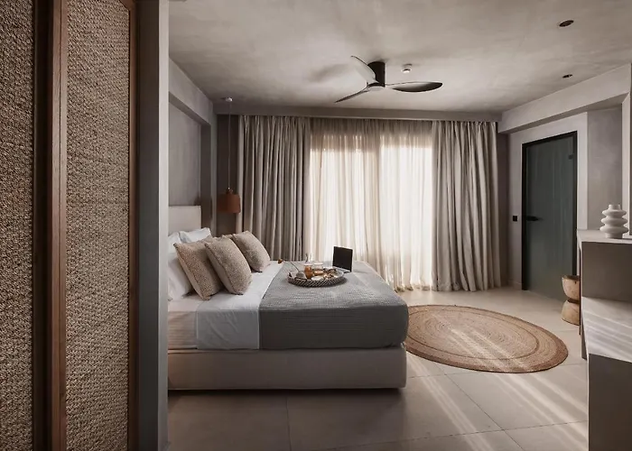 Myra Hotel *