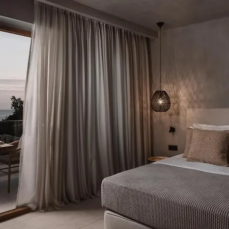 Myra Hotel *