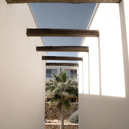 Myra Hotel *